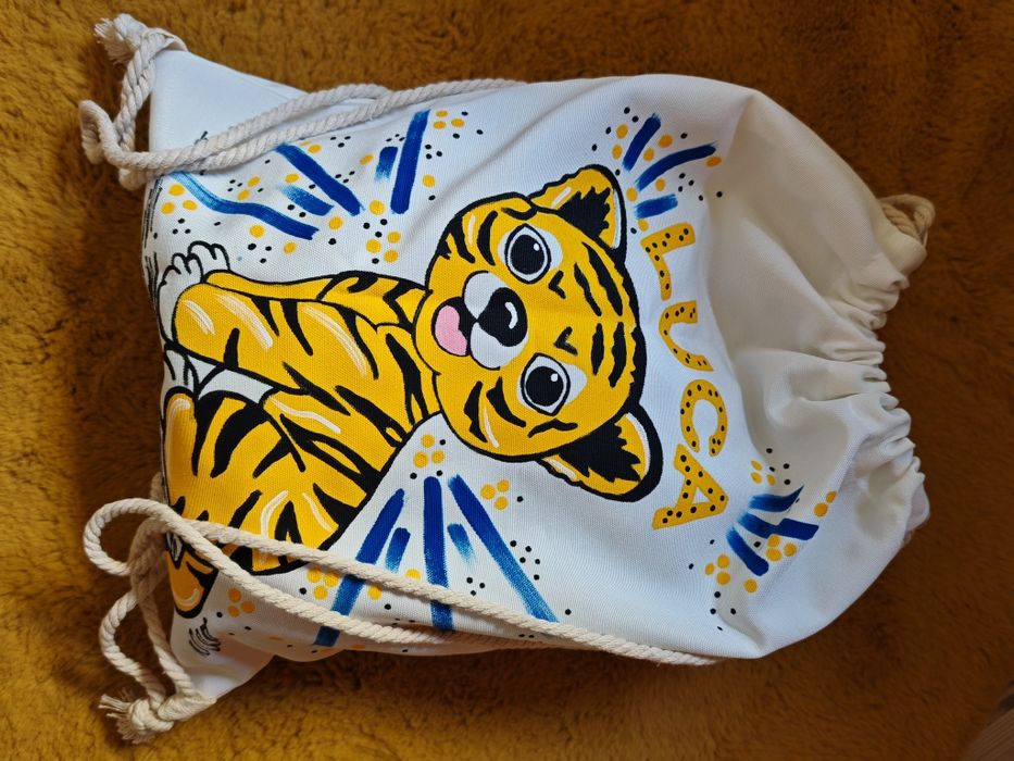 Saculet pentru gradinita, pictat manual "Luca"