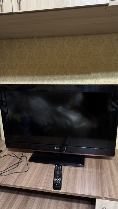 Продам телевизор LG