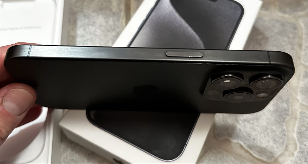 iPhone 15 Pro Bat 100%