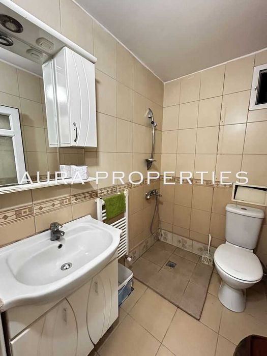 Дава се под наем Тристаен апартамент в Разград, Център - 71 кв.м за 331.5 € - Снимка #1