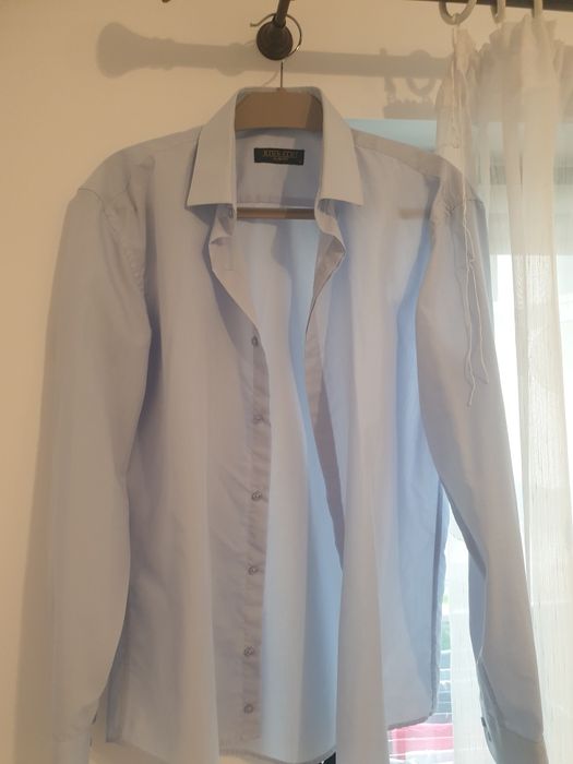 Vând cămăși purtate o singura dată marimea L si XL