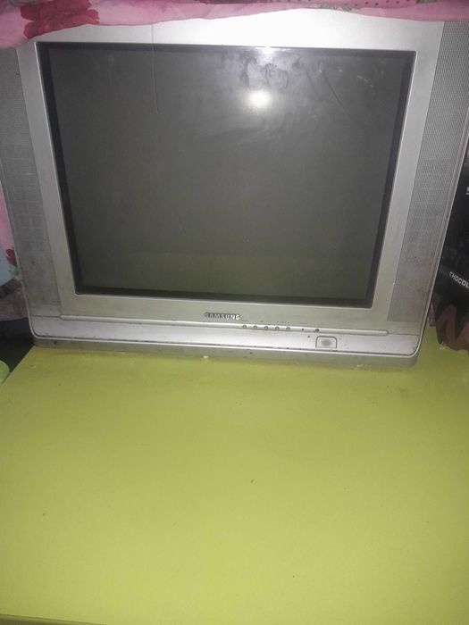Продам старый телевизор Samsung
