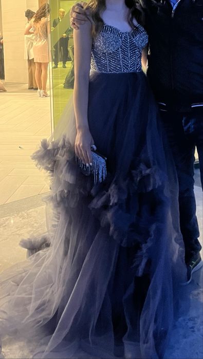 официална лилава рокля