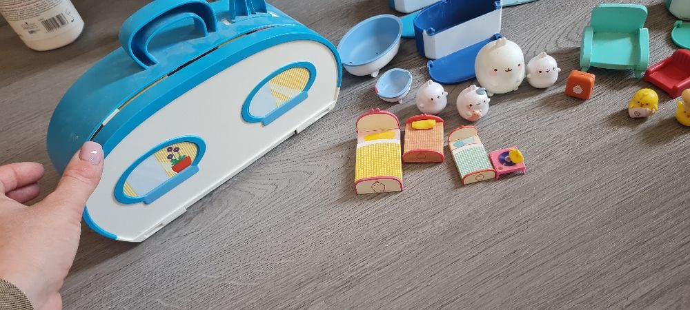Căsuța  familia Molang jucării figurine