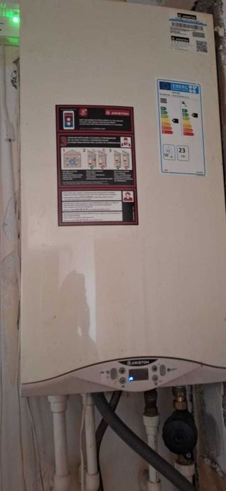 Vând centrala Ariston Carea Premium din 2020