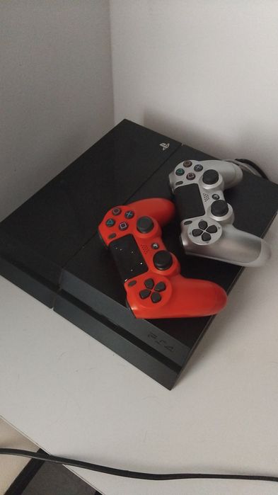 Продам PlayStation 4 Fat
