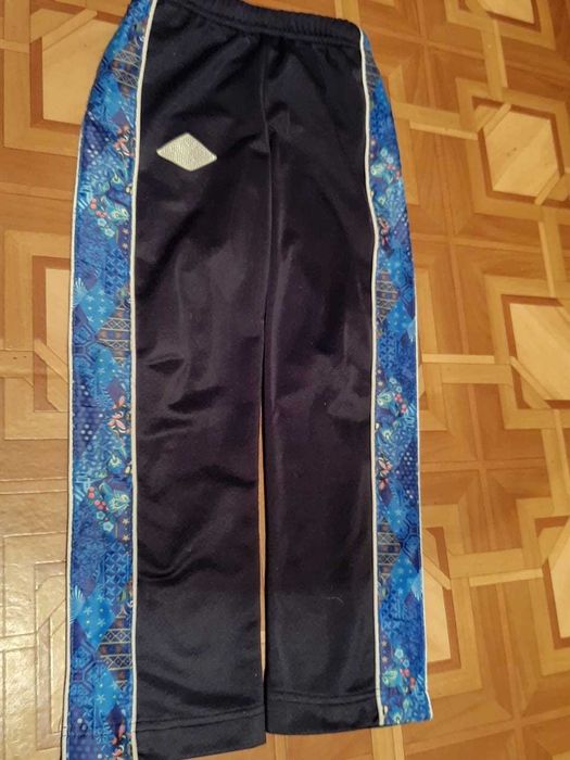 Продам детский спортивный костюм