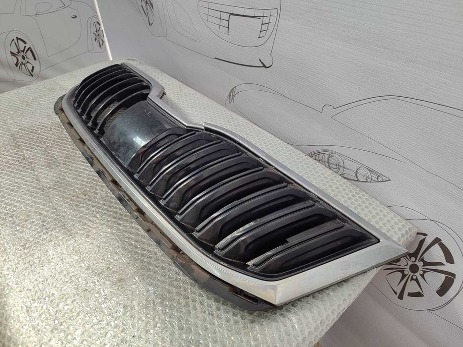 Grila Radiator Skoda Octavia (5E) Break 2013–2019 / Cod OEM 5E0853653C (4B2)