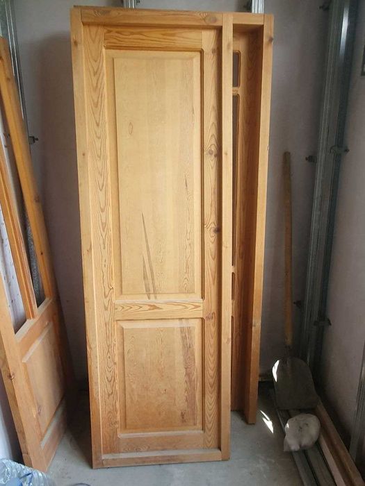 Деревянные межкомнатные двери с коробкой из дерева