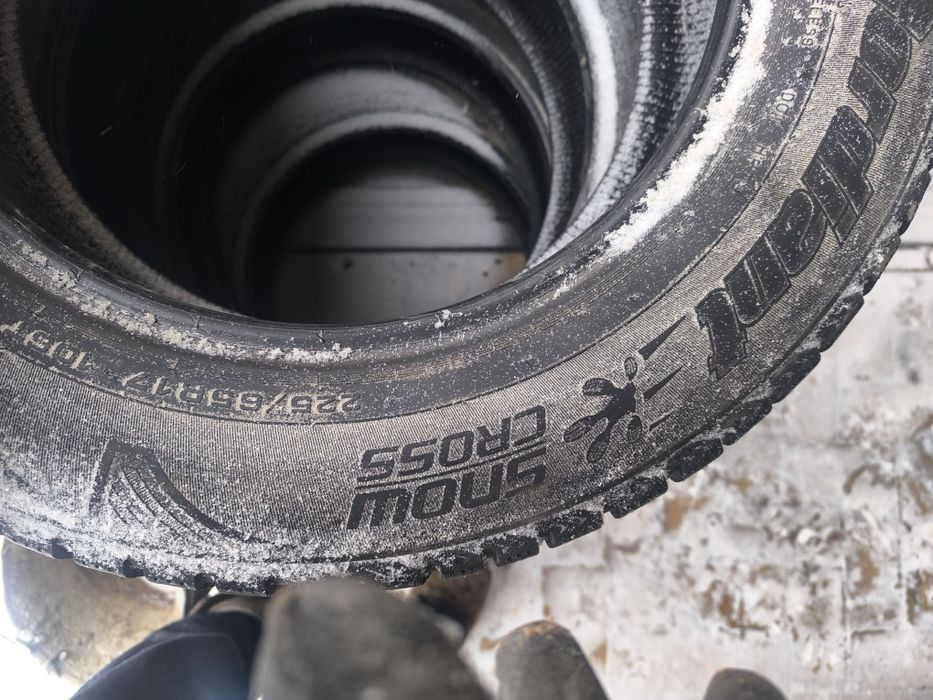 Шины б/у 225/65/17