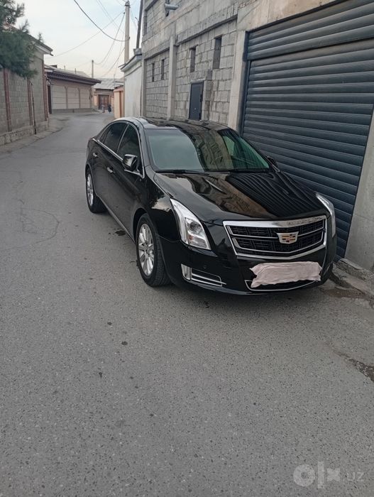 Cadillac srochno sotiladi