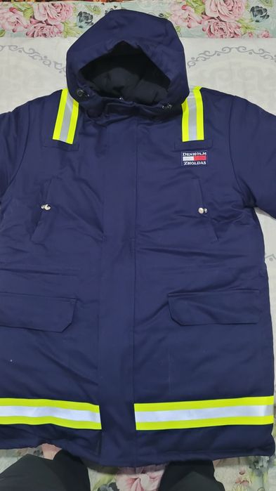 Продажа одежды зимняя куртка