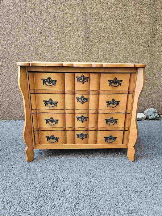 Масивен дъбов скрин в стил Чипъндейл