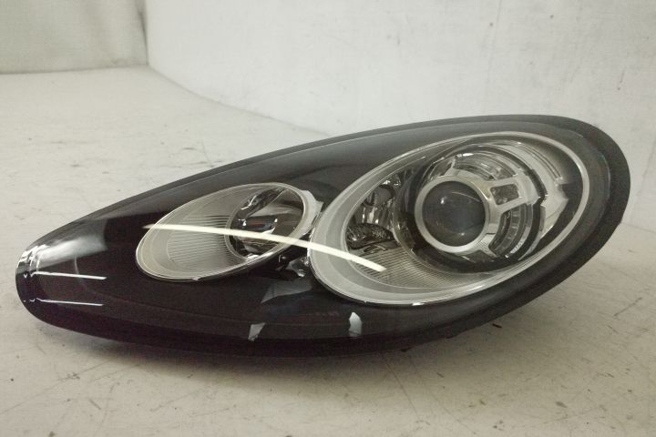 Ляв фар Оригинален Ксенон Адаптивен В добро състояние С завиване Порше