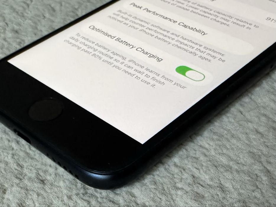 Phone SE 3 64GB negru