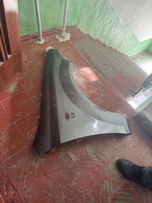 Део Джентра правый крыло