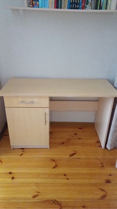 Письменный стол