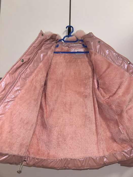 Geacă de iarnă roz sidefat cu sclipici 158/164
