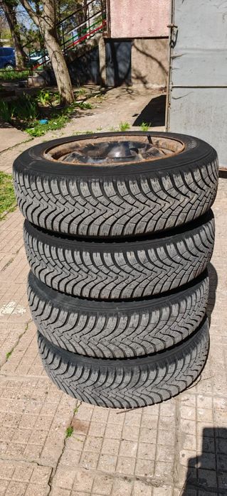 Джанти с гуми 175/65/15 Пежо 4х108