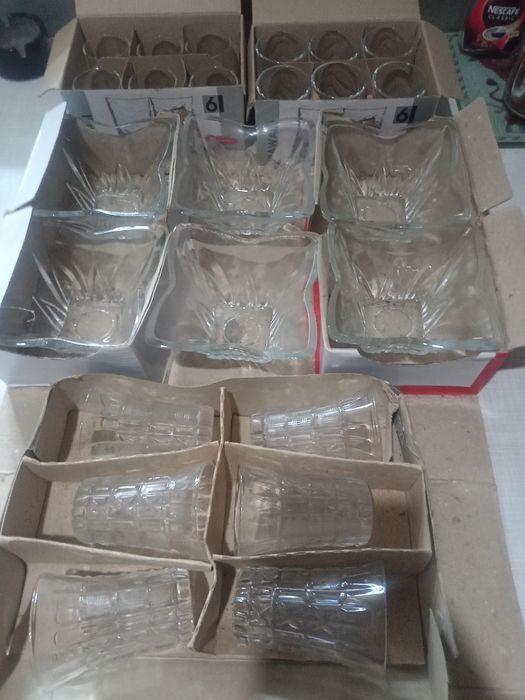 Продам столовую посуду.