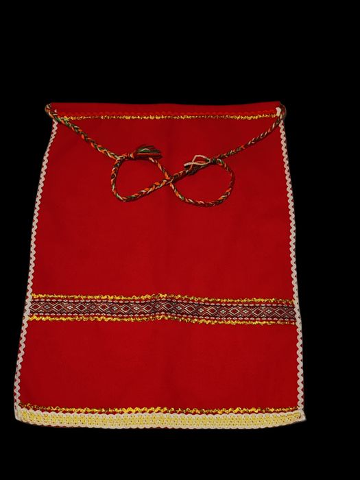 Български носии и бродерия