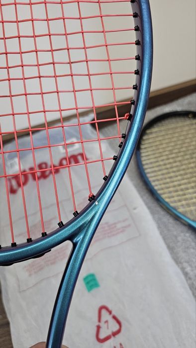 Професионална тенис ракета Wilson Ultra Pro V4 16×19  (305g) – Страхотно състояние!