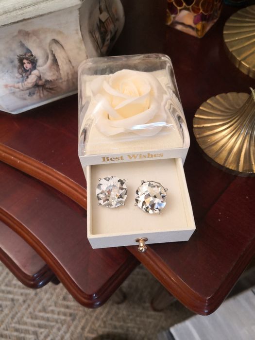 бижутерки кадифе, порцелан, сребро