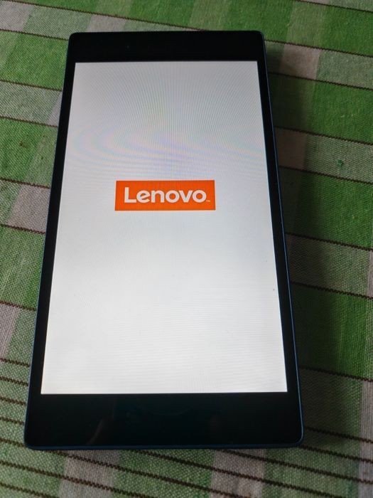 Продавам таблет- Lenovo 7,Revo 8, Samsung 7, Samsung 8.4