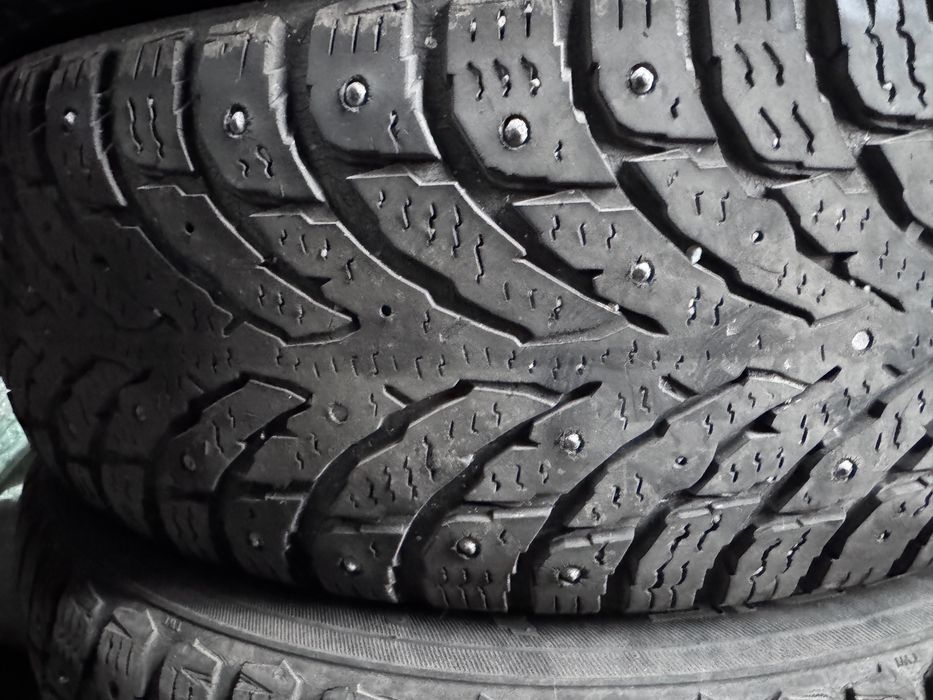 Комплект зимних шин nokian