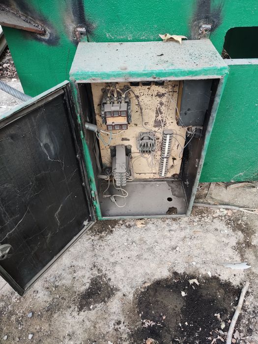 СРОЧНО! Гильотина продается.чисто электрическая  .без воздуха и без г