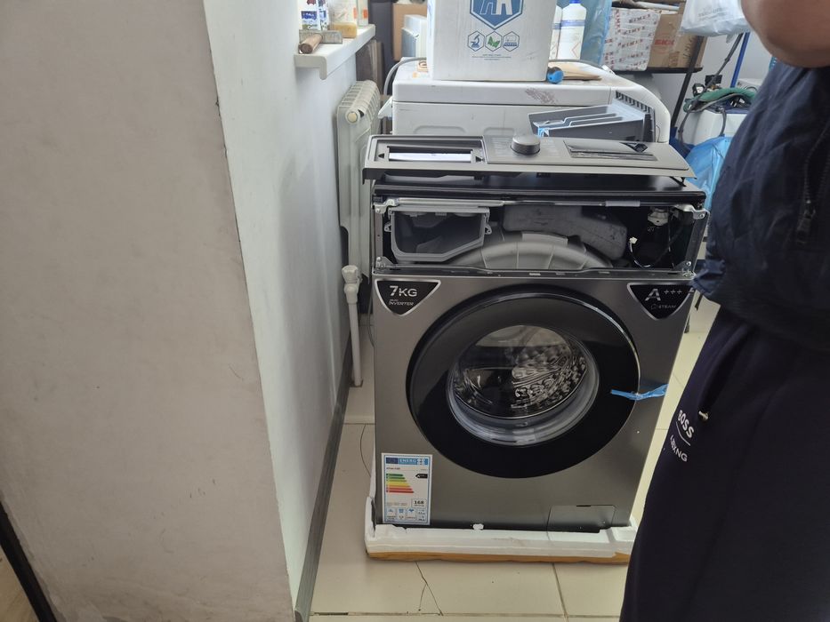 Продам стиралку сенсор сломан