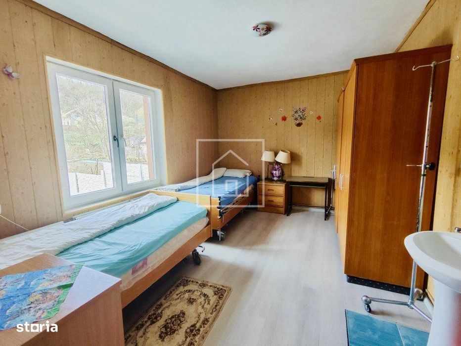 Afacere la cheie: Camin batrani 1143mp, Jacuzzi, Sauna, 0% Comision