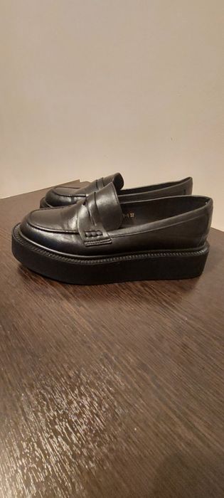 Продаю обувь! Недорого!