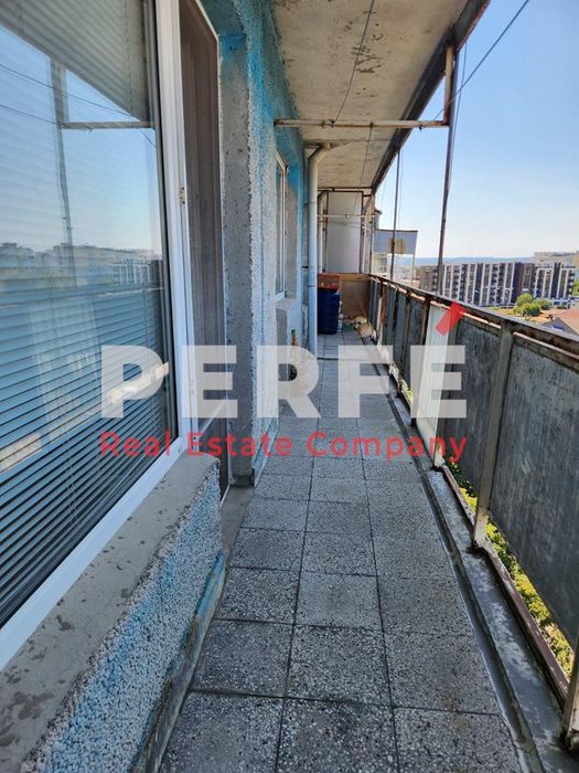 Продава се Двустаен апартамент в Бургас, Меден рудник - зона В - 67 кв.м за 1105 €/кв.м - Снимка #1