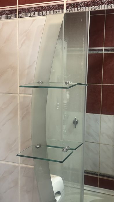 Продам зеркало для ванны с полочками