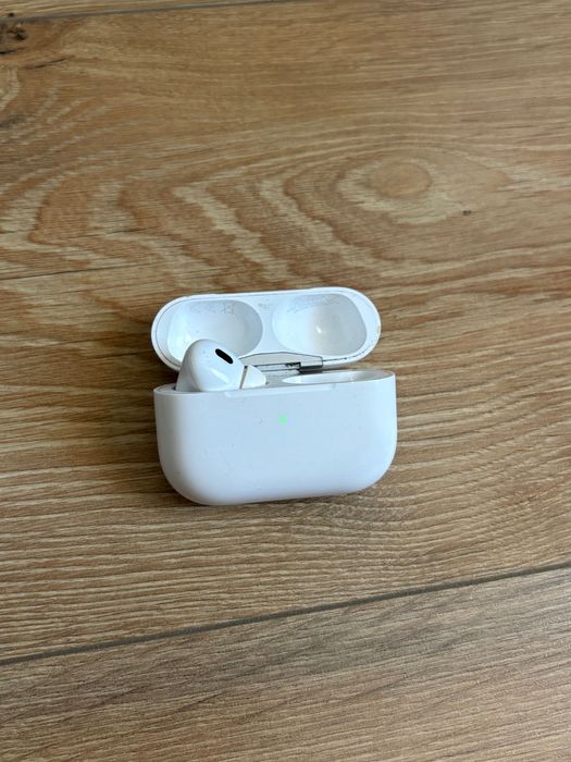 Airpods Pro 2 USB-C - лява слушалка и кейс