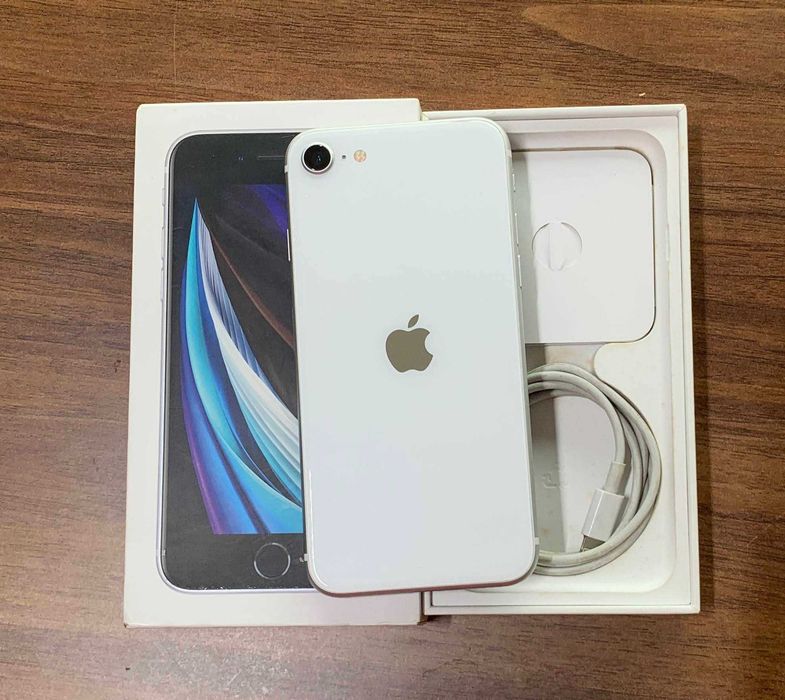 iPhone SE2020 като нов!