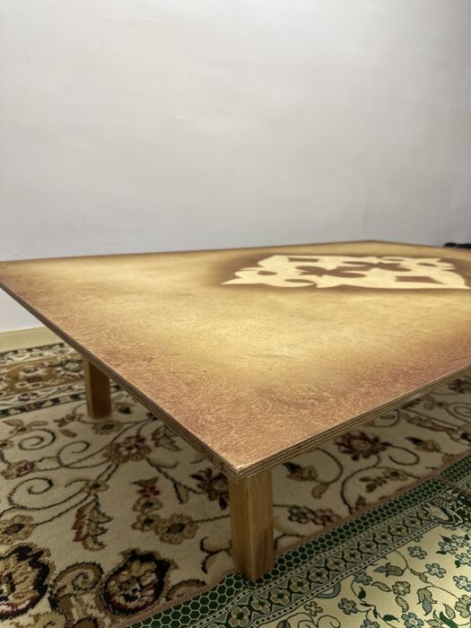 Продаётся стол , в хорошем состаянии