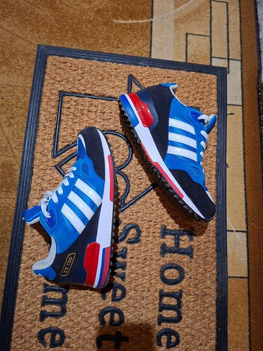 Маратонки Adidas 40н.