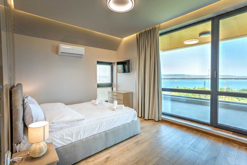 Дава се под наем Многостаен апартамент в Варна, Галата - 206 кв.м за 2194.02 € - Снимка #11
