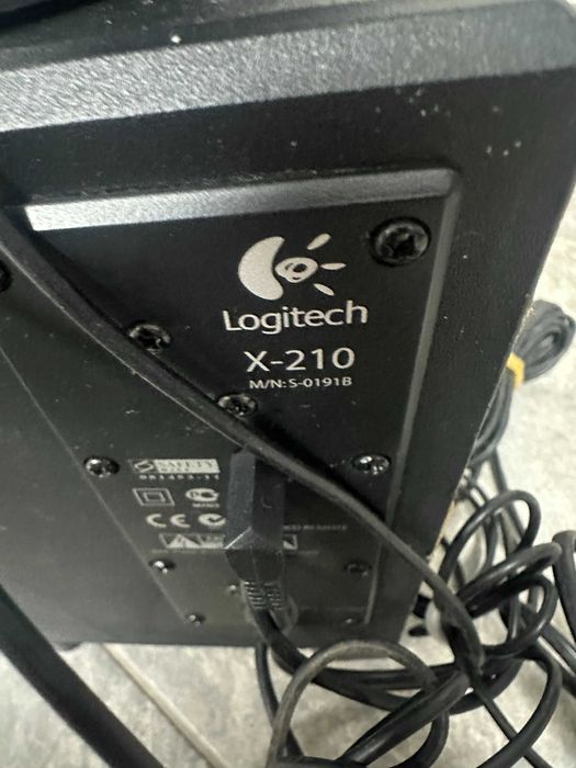Тонколони , буфер Logitech X-210 2.1 за компютър