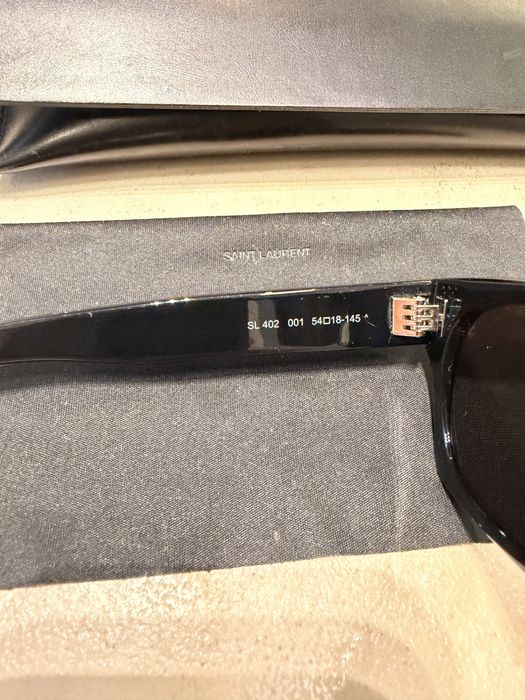 Оригинални слънчеви очила Saint Laurent SL 402 001 – Черни | Перфектно състояние