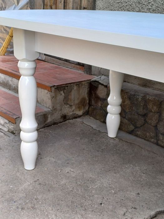 Продам стол овальный.