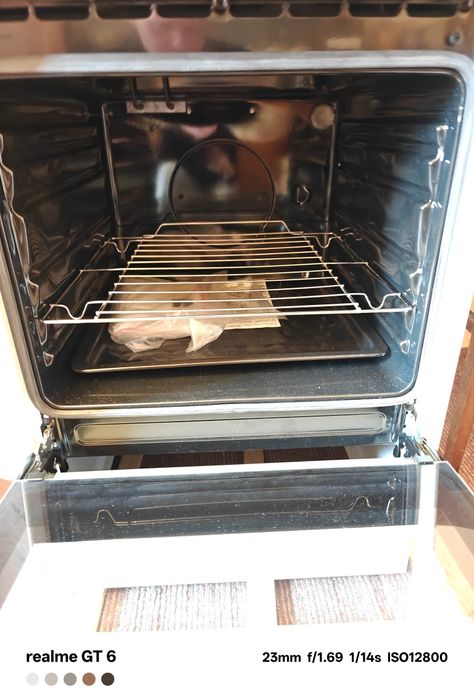 Продам электро плиту Hansa