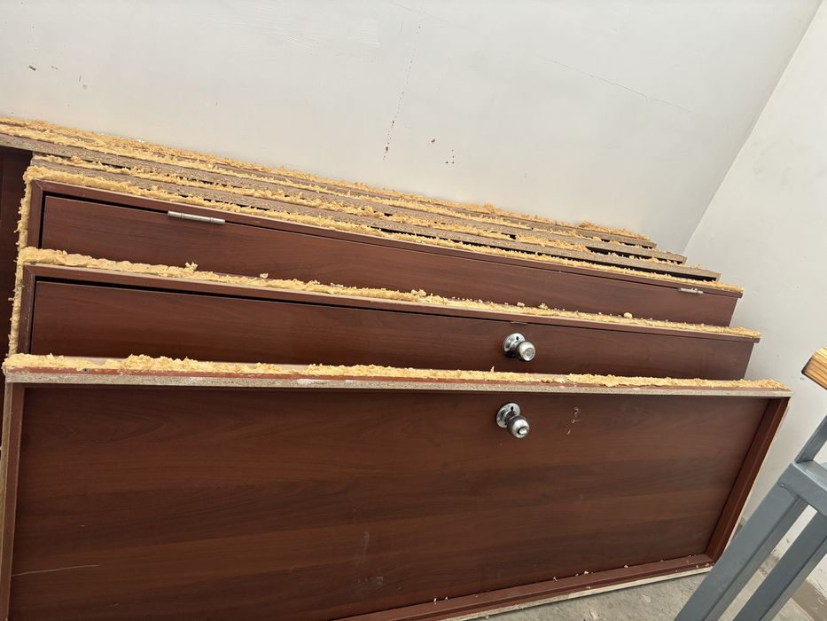 Продам двери в хорошим сшстоянии