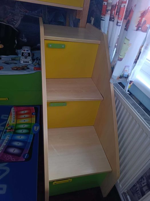 Двуетажно креватче