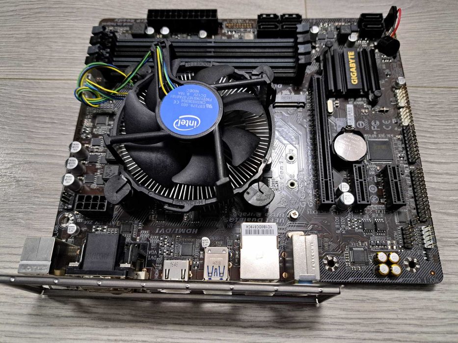 Kit performant, CPU i7 6700k (4core/8threads) + GIGABYTE GA-B250M-DS3H