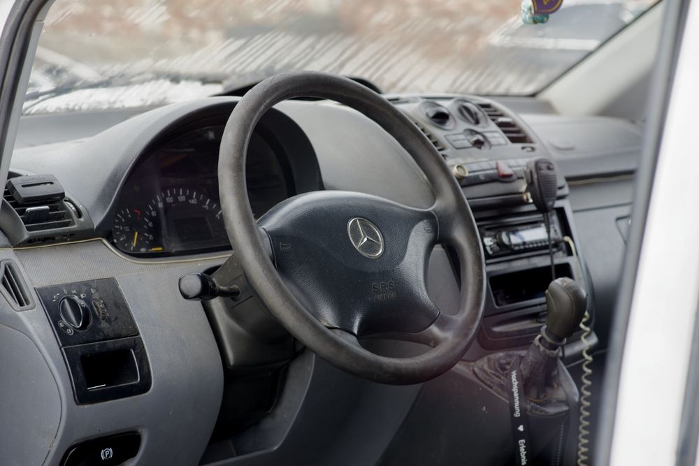 Dezmembrez Mercedes Vito Viano W639 bara capota aripa usa haion motor