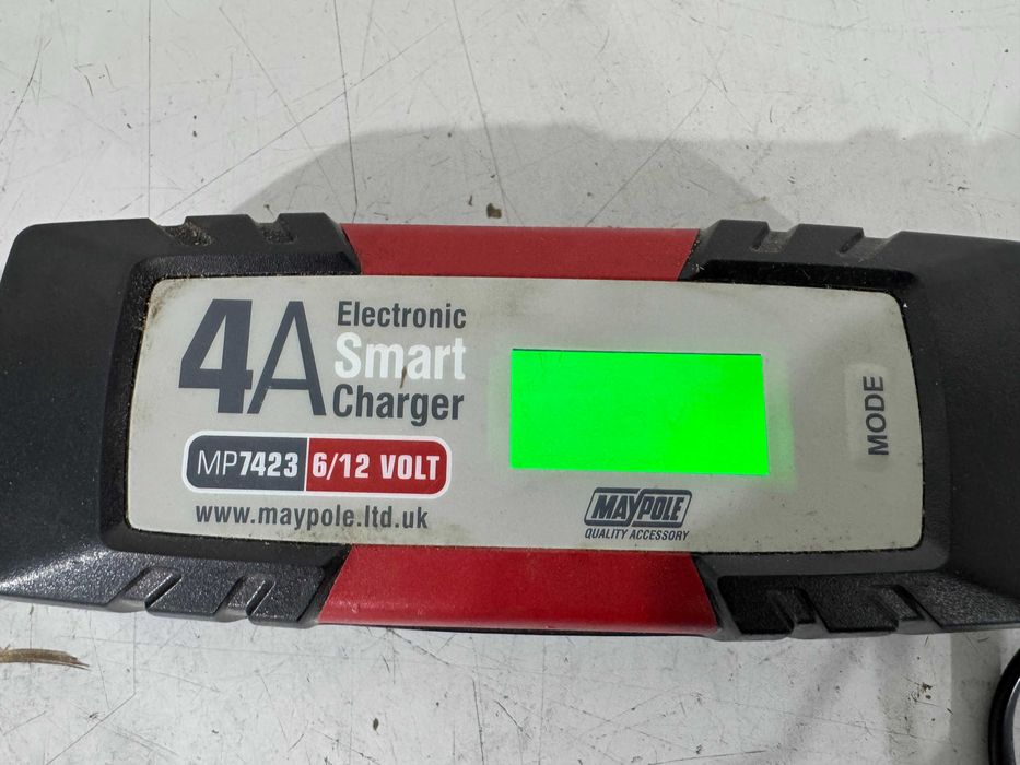 Зарядно за акумулатор - 12 V / 4amp
