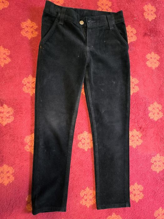 Детски брюкчалар сотилади